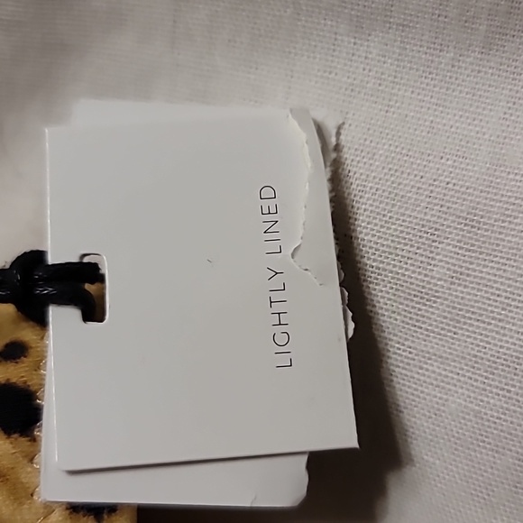 NWT MOLDED LIGHTLY LINED HALTER SWIM YOGA BATHING SUIT TOP 36C UNDERWIRE - Picture 2 of 9